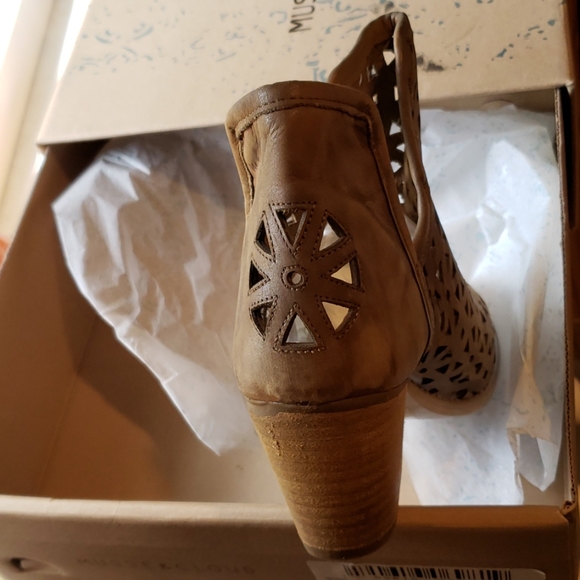 Musse & Cloud Athena Laser Cut Leather Bootie NEW - Picture 7 of 10